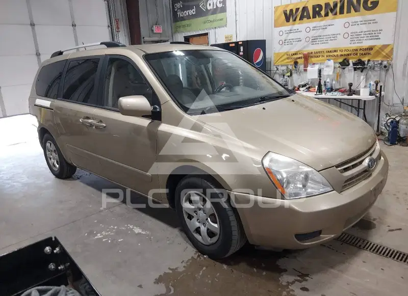 2010 KIA Sedona фото