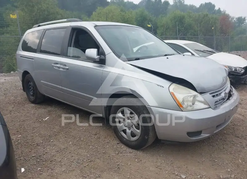 2010 KIA Sedona photo