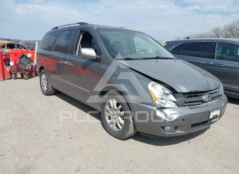 2010 KIA Sedona фото
