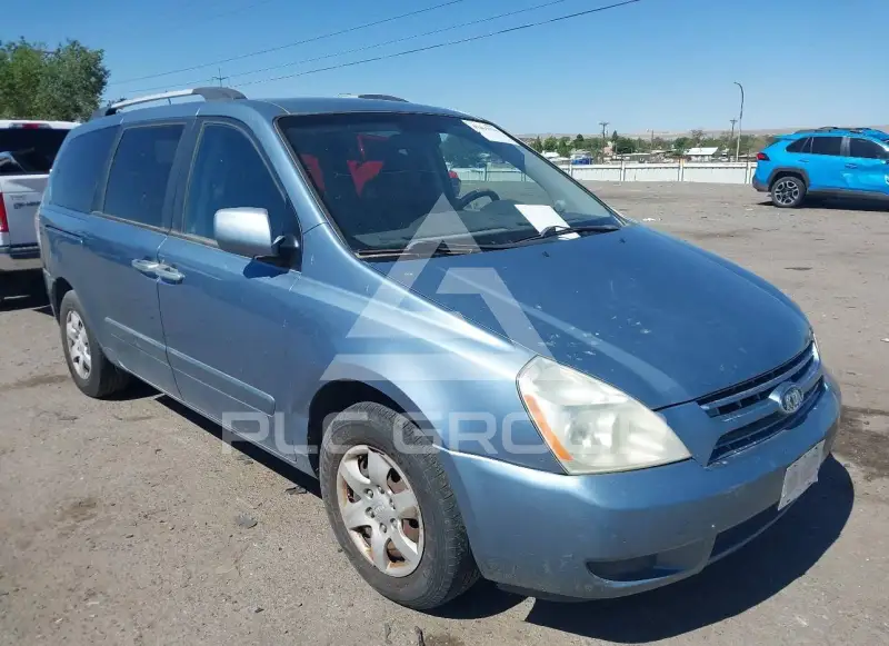 2010 KIA Sedona photo