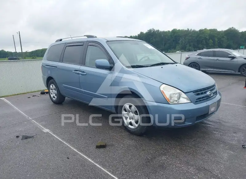 2010 KIA Sedona фото