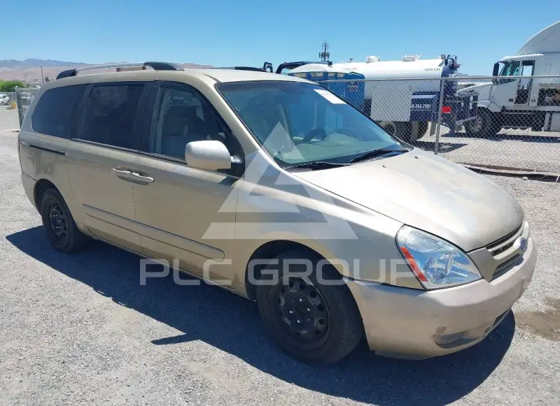 2010 KIA Sedona фото
