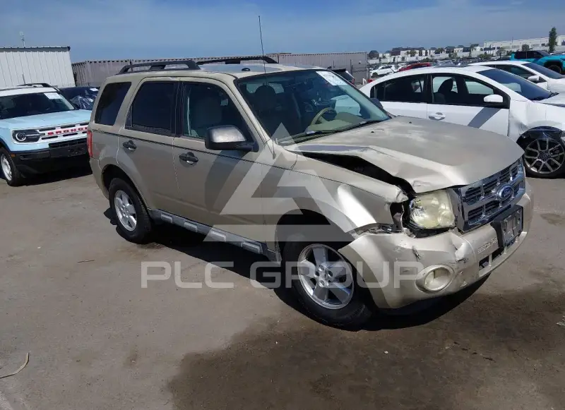 2010 Ford ESCAPE photo