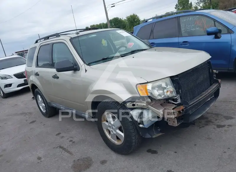 2010 Ford ESCAPE photo