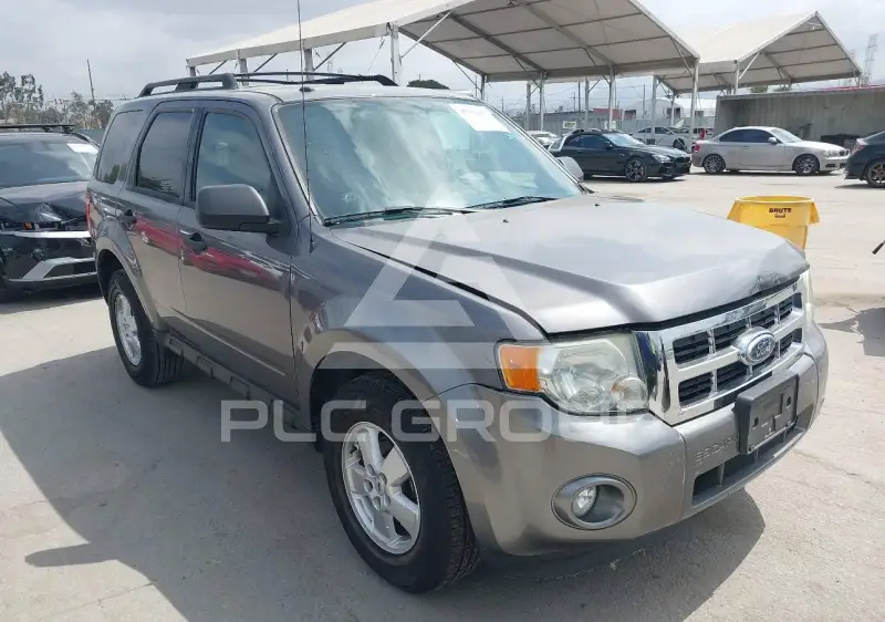 2010 Ford ESCAPE photo