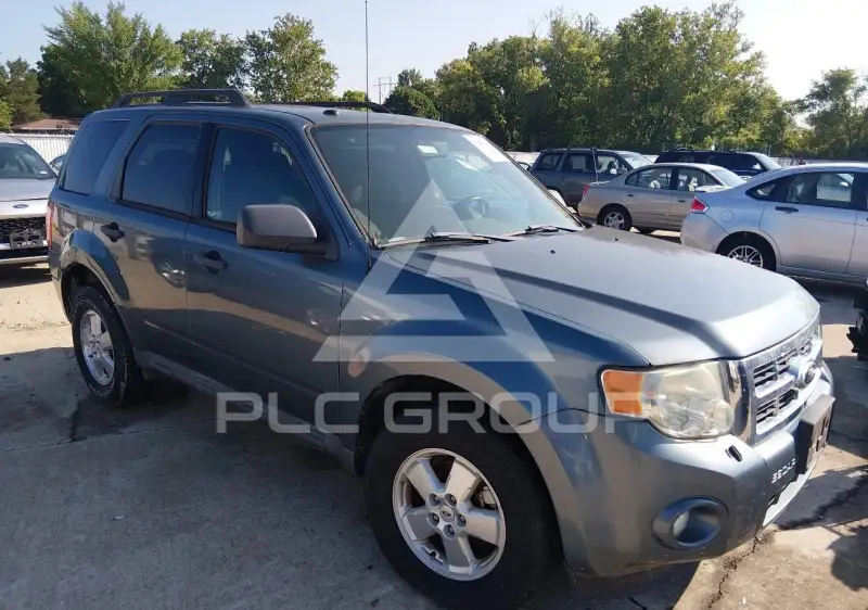 2010 Ford ESCAPE photo