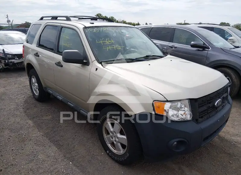 2010 Ford ESCAPE photo