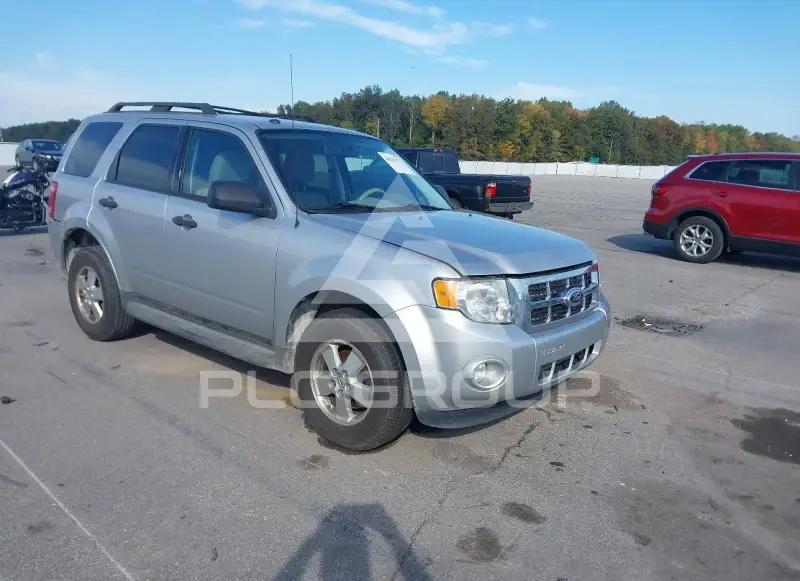 2010 Ford ESCAPE photo