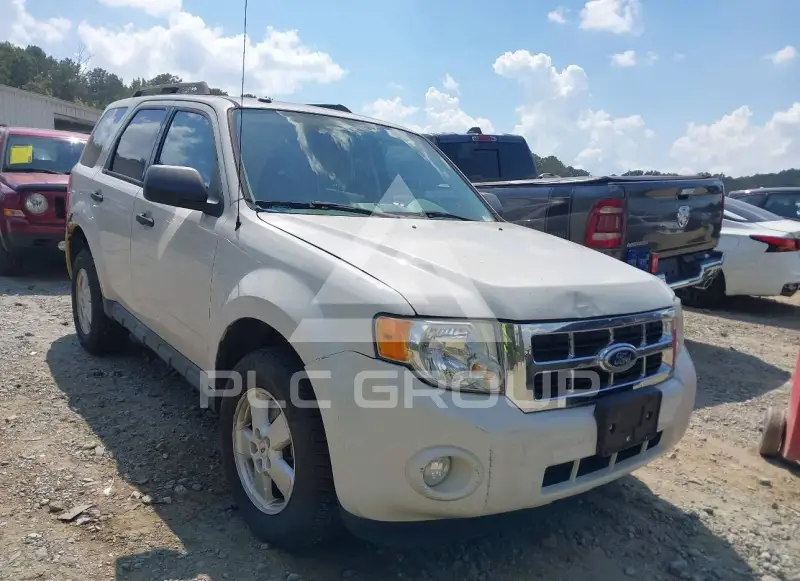 2010 Ford ESCAPE photo