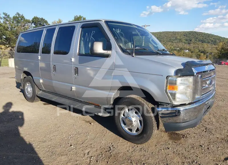 2010 Ford E-350 фото