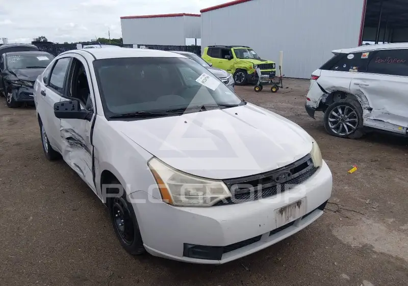 2010 Ford FOCUS photo