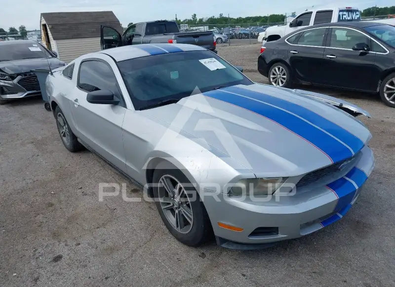 2010 Ford MUSTANG фото