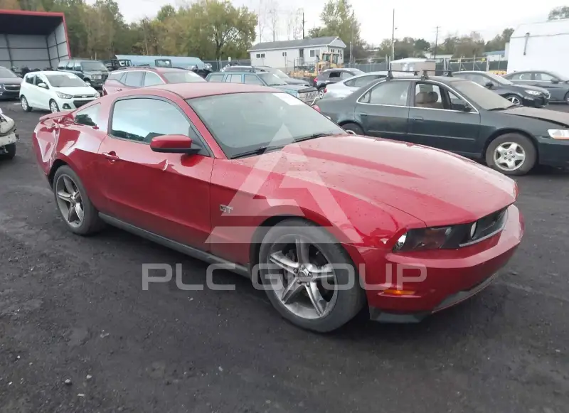 2010 Ford MUSTANG photo