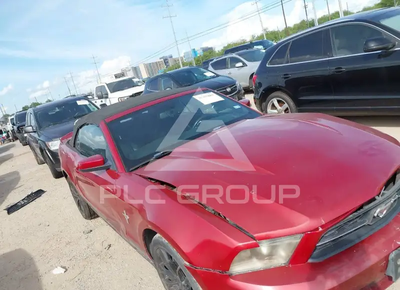 2010 Ford MUSTANG photo