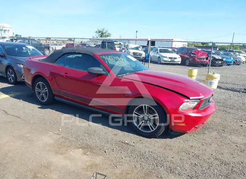 2010 Ford MUSTANG photo