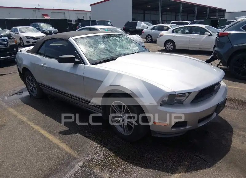 2010 Ford MUSTANG photo