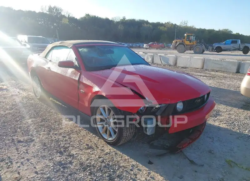 2010 Ford MUSTANG фото