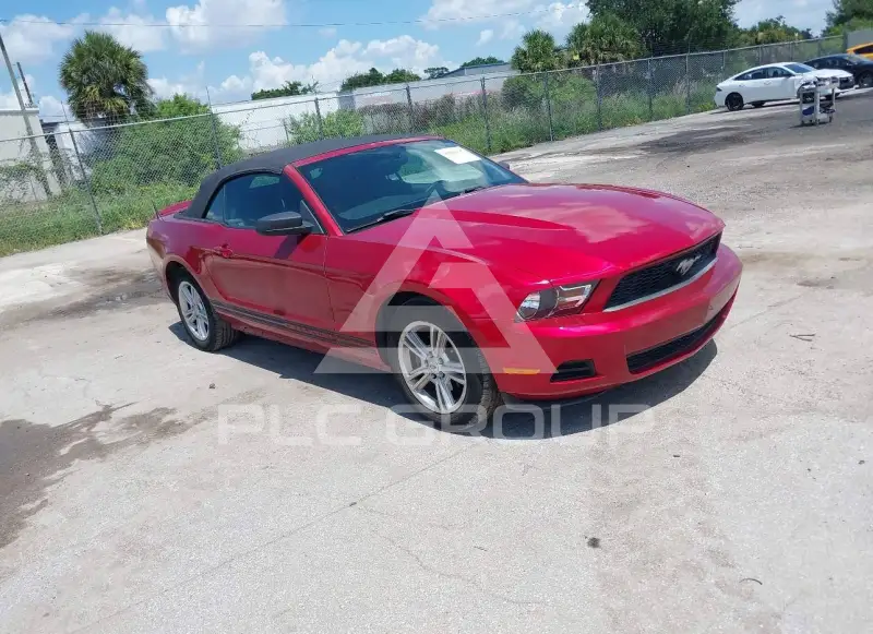 2010 Ford MUSTANG photo