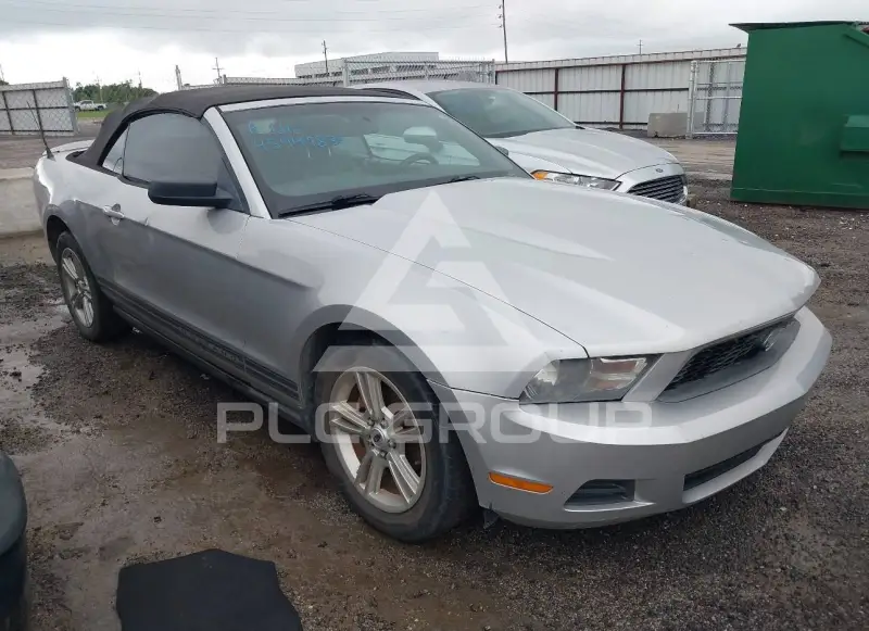 2010 Ford MUSTANG фото
