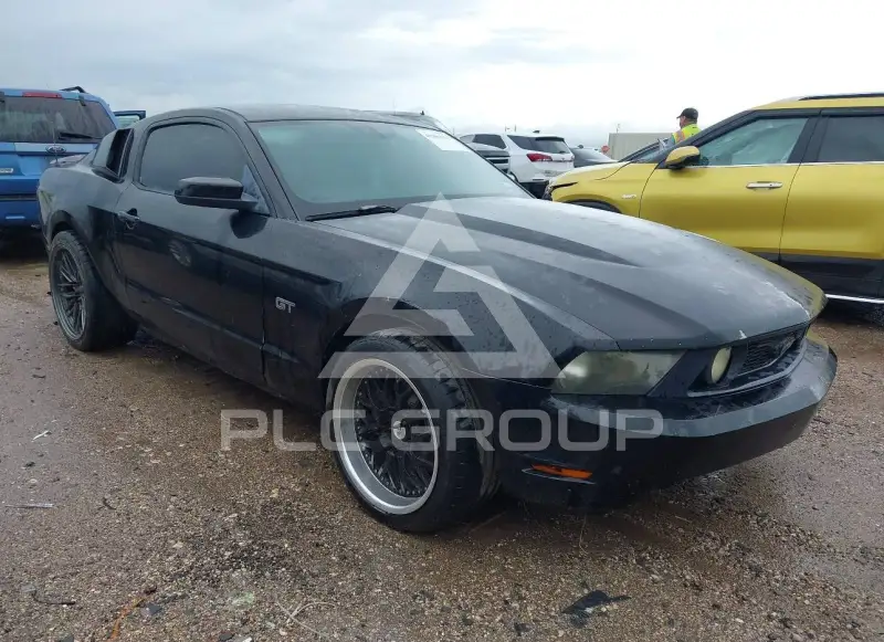 2010 Ford MUSTANG photo