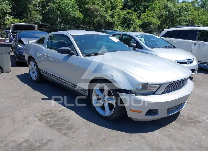 2010 Ford MUSTANG photo