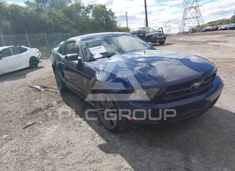 2010 Ford MUSTANG photo