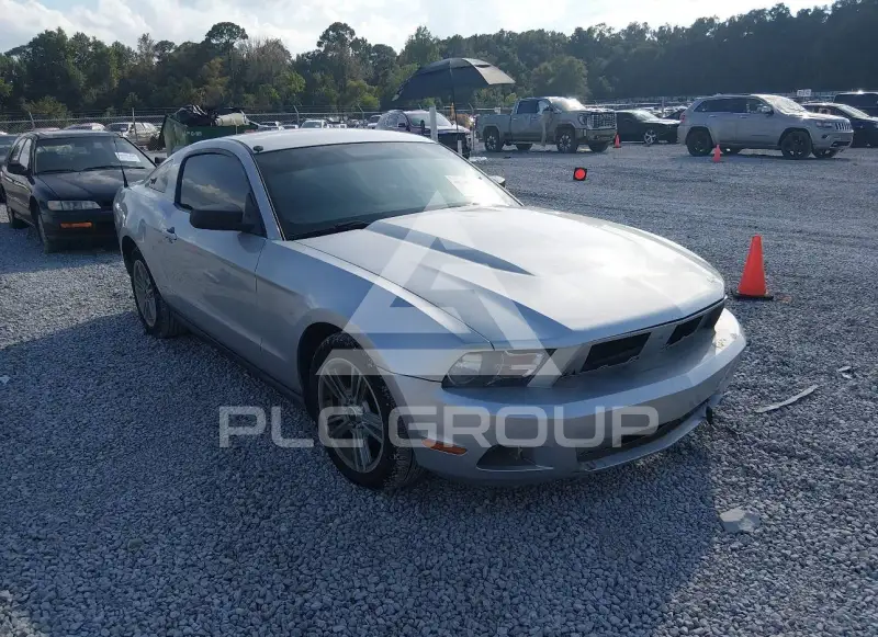 2010 Ford MUSTANG photo