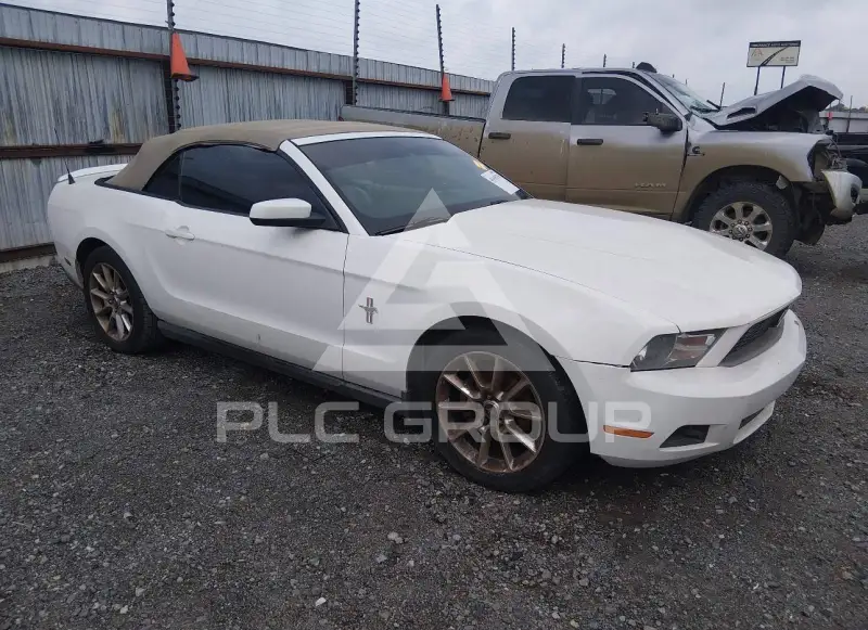 2010 Ford MUSTANG фото