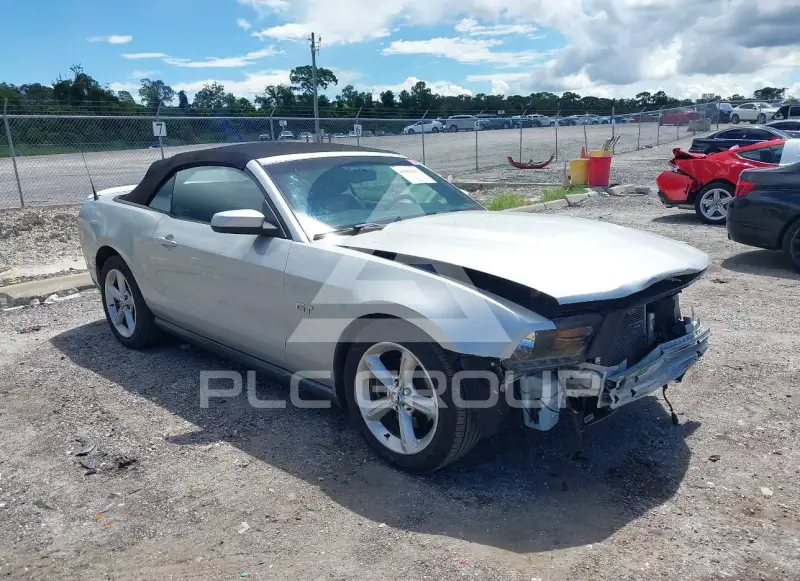2010 Ford MUSTANG фото