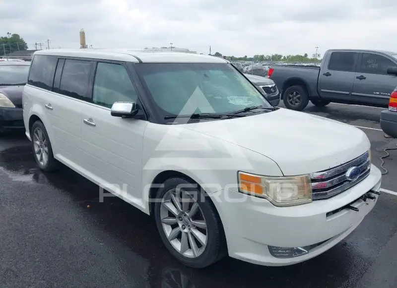 2010 Ford FLEX photo