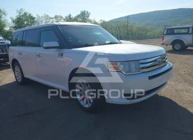 2010 Ford FLEX photo