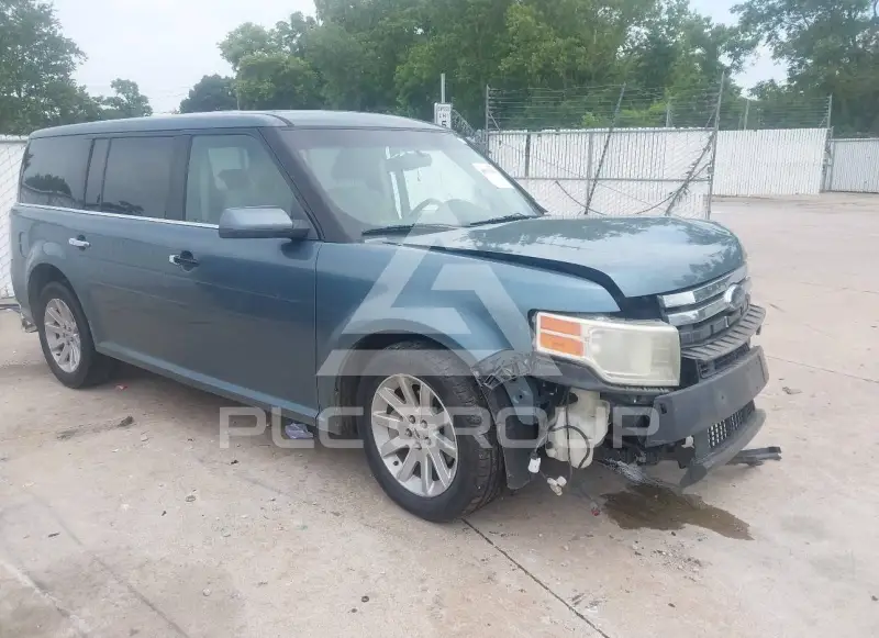 2010 Ford FLEX photo