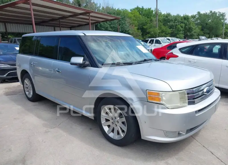 2010 Ford FLEX photo