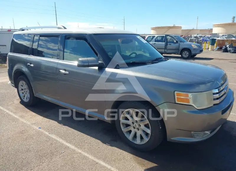 2010 Ford FLEX photo