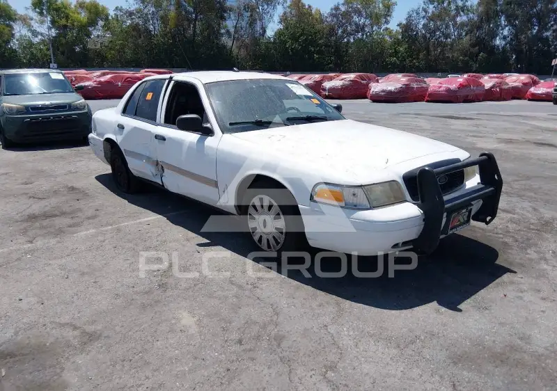 2010 Ford CROWN photo