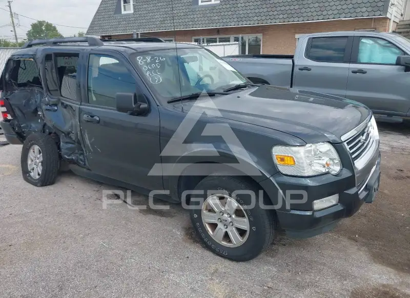 2010 Ford EXPLORER photo