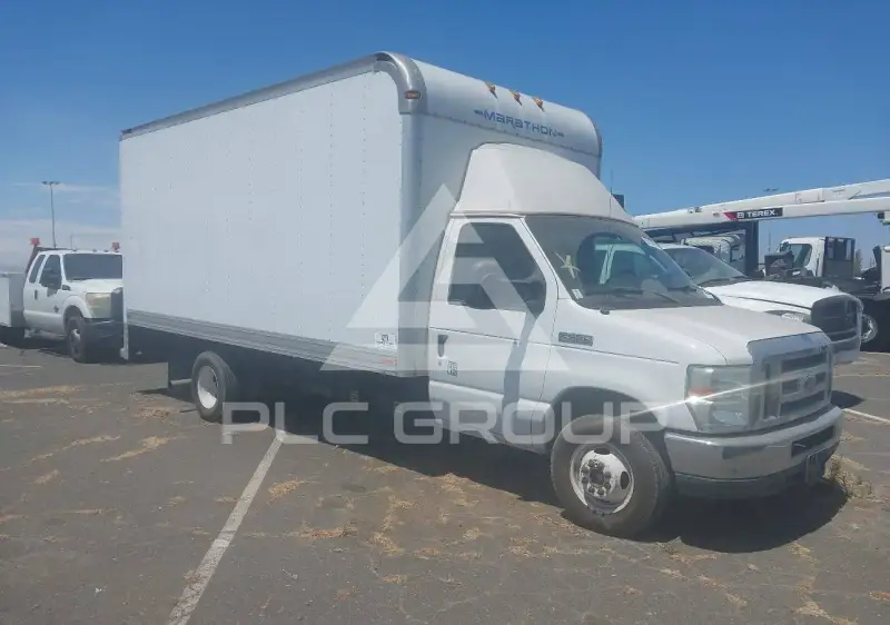 2010 Ford E-450 фото