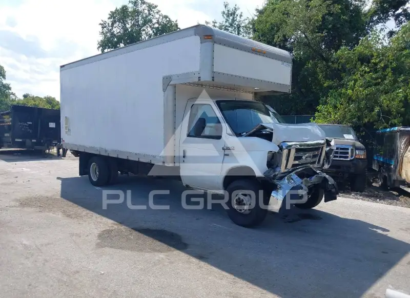 2010 Ford E-350 фото