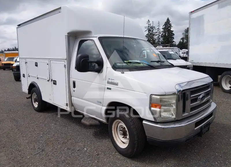 2010 Ford E-350 photo