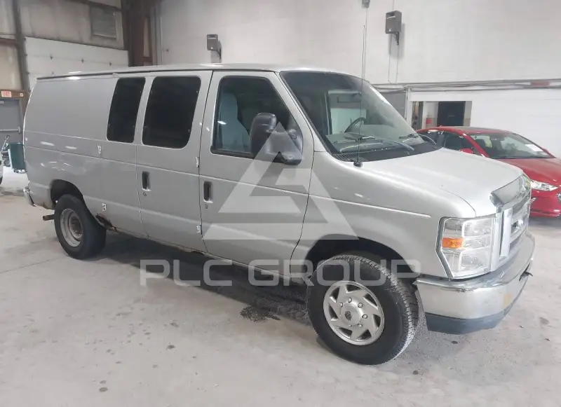 2010 Ford E-250 фото