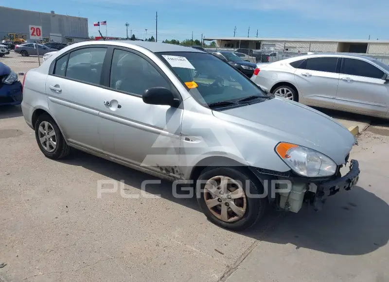 2010 Hyundai Accent фото
