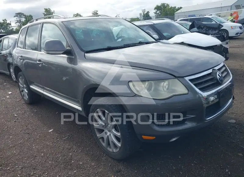 2010 Volkswagen Touareg фото