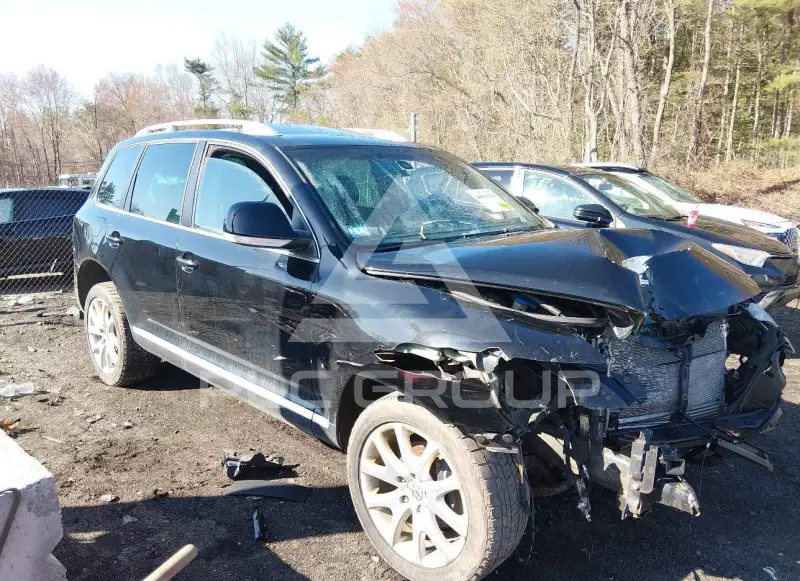 2010 Volkswagen Touareg photo