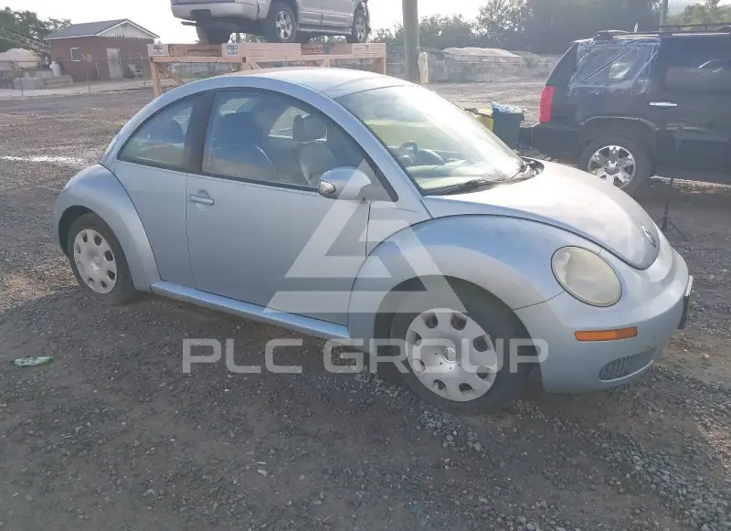 2010 Volkswagen BEETLE photo