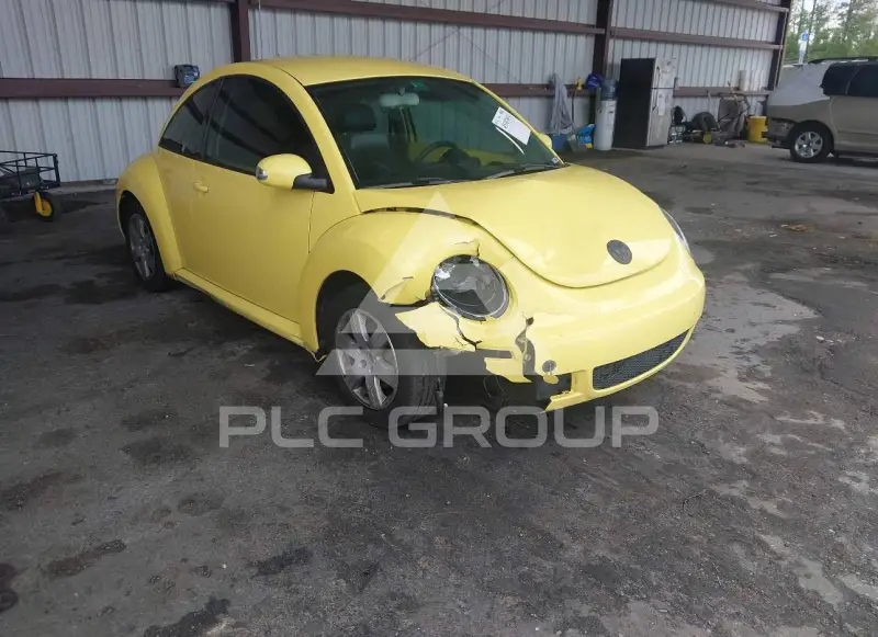 2010 Volkswagen BEETLE photo