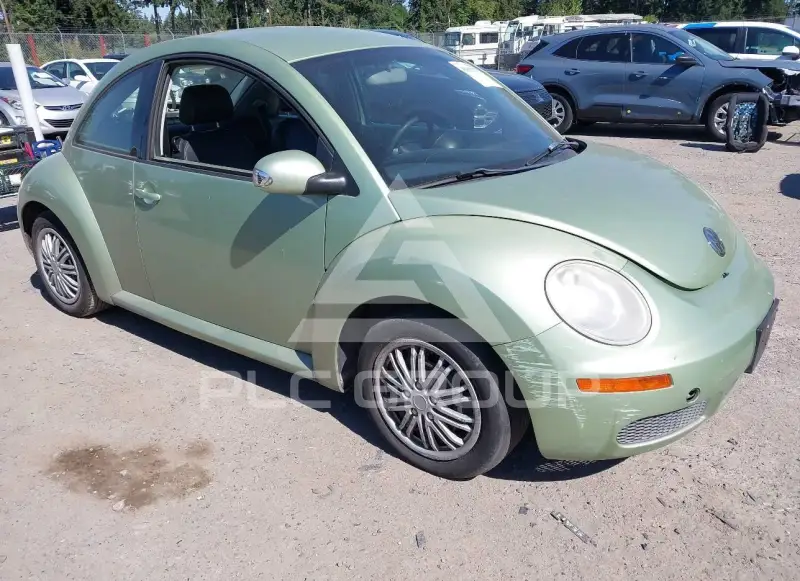 2010 Volkswagen BEETLE фото