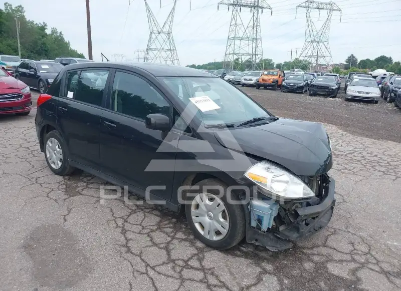 2011 Nissan VERSA photo