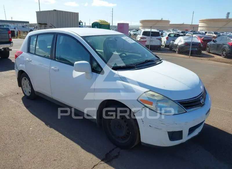 2011 Nissan VERSA photo