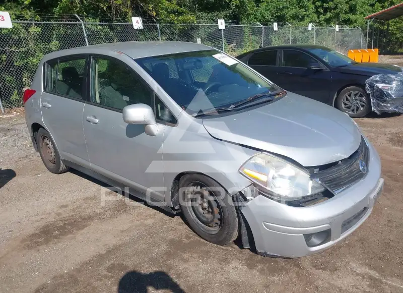 2011 Nissan VERSA фото