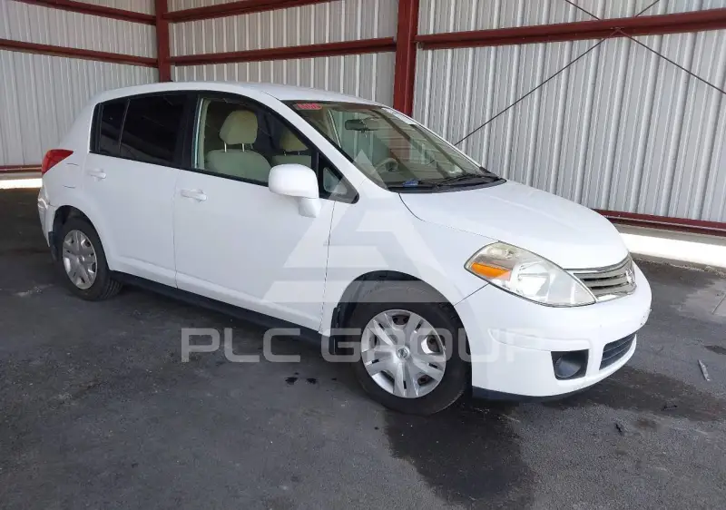 2011 Nissan VERSA photo